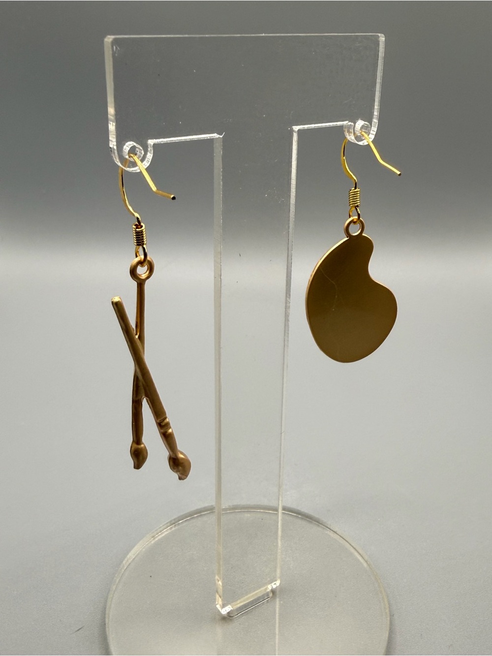 ‼️5/$5‼️ Gold Artist Palette and Brush Drop Earrings - Handmade #E0435C - Picture 3 of 3